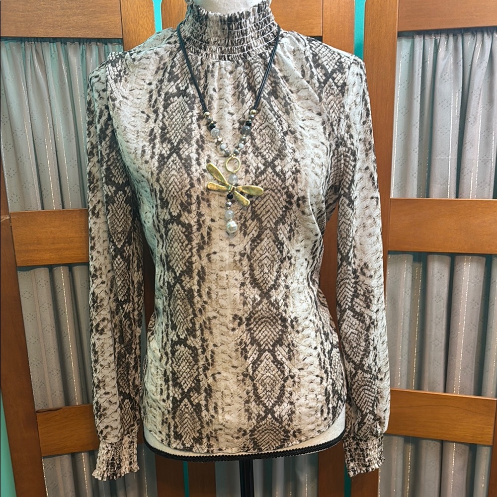Fun & Flirt Gray and Black Fitted Smocked Blouse